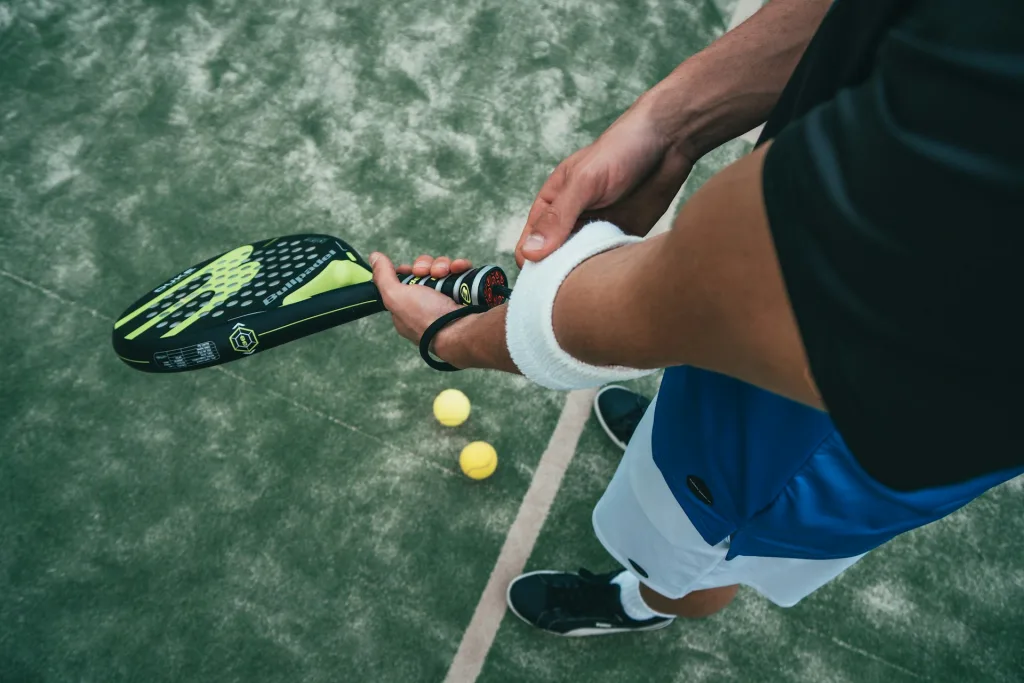 Tennis players suspended for betting violations